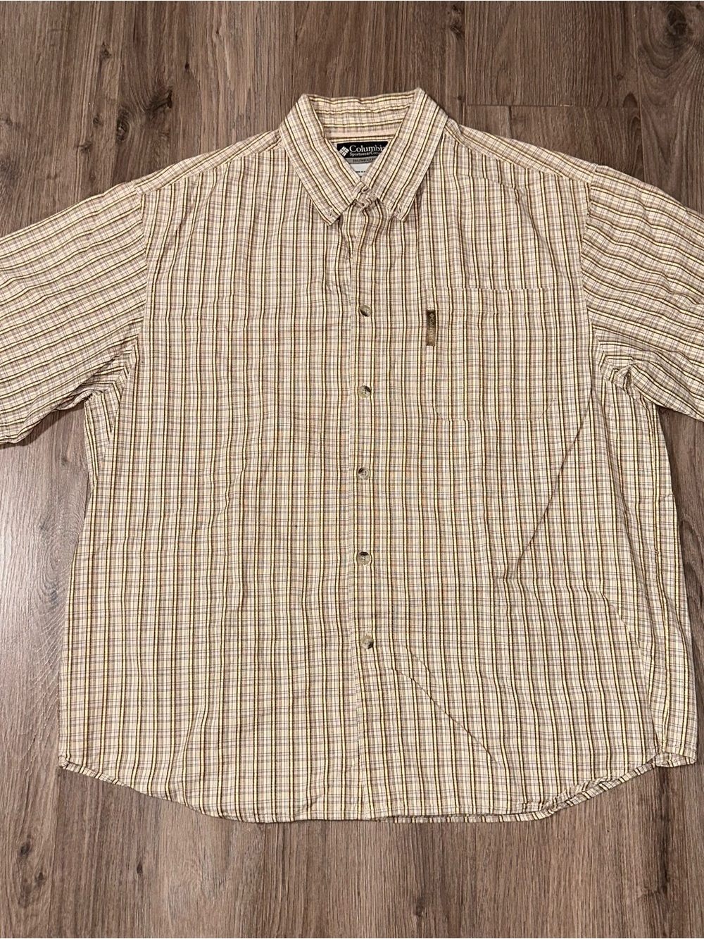 Columbia Shirt Men's Beige Plaid Short-Sleeve Button-Down Shirt Size Small